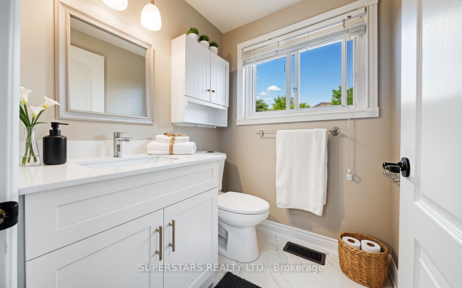 1731 Ada Court Property Photo 7
