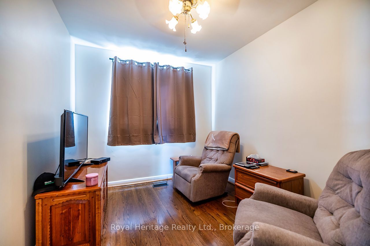 42 Thorncroft Crescent Property Photo 16