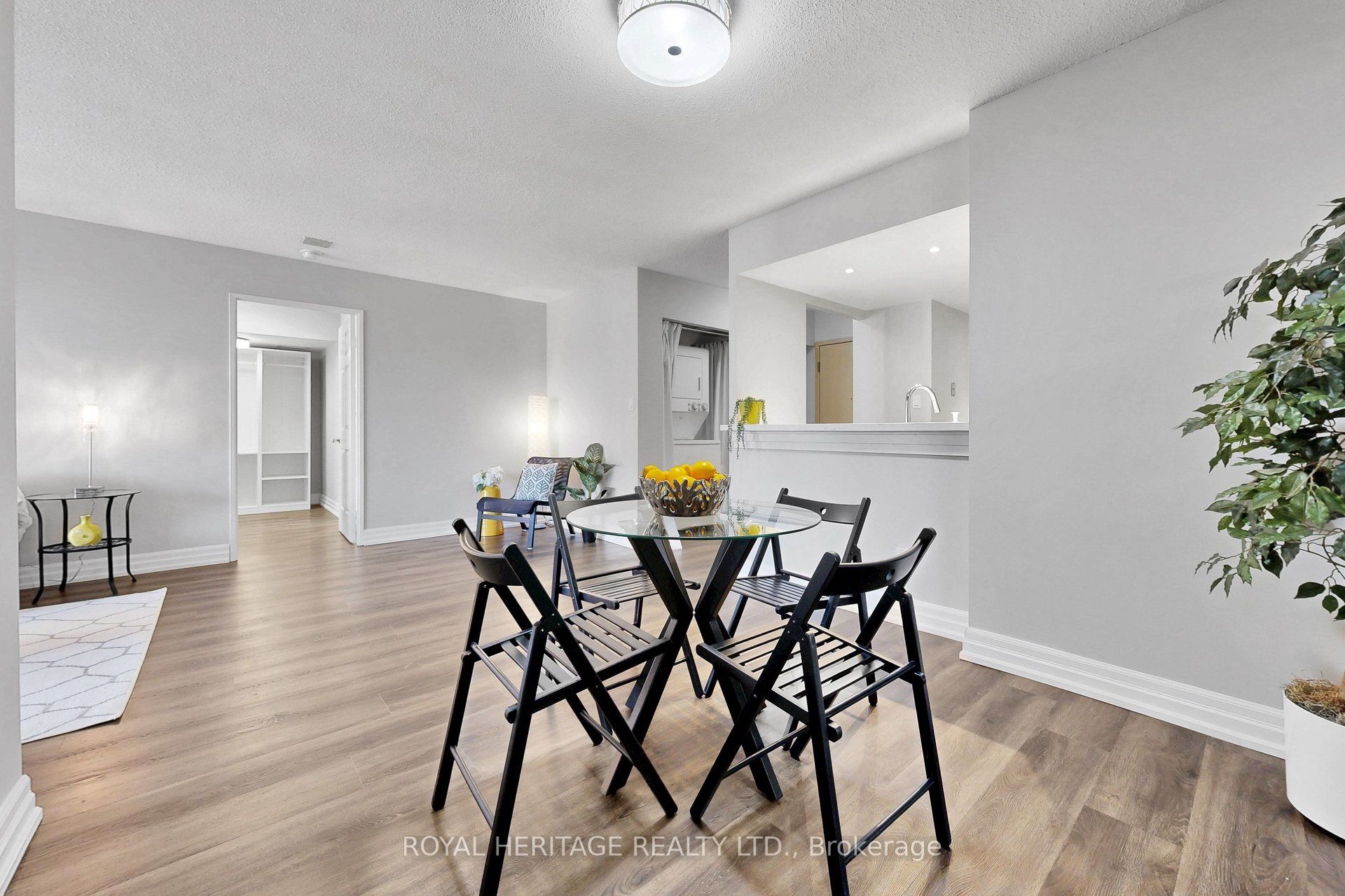 20 Guildwood Parkway 207 Property Photo 10