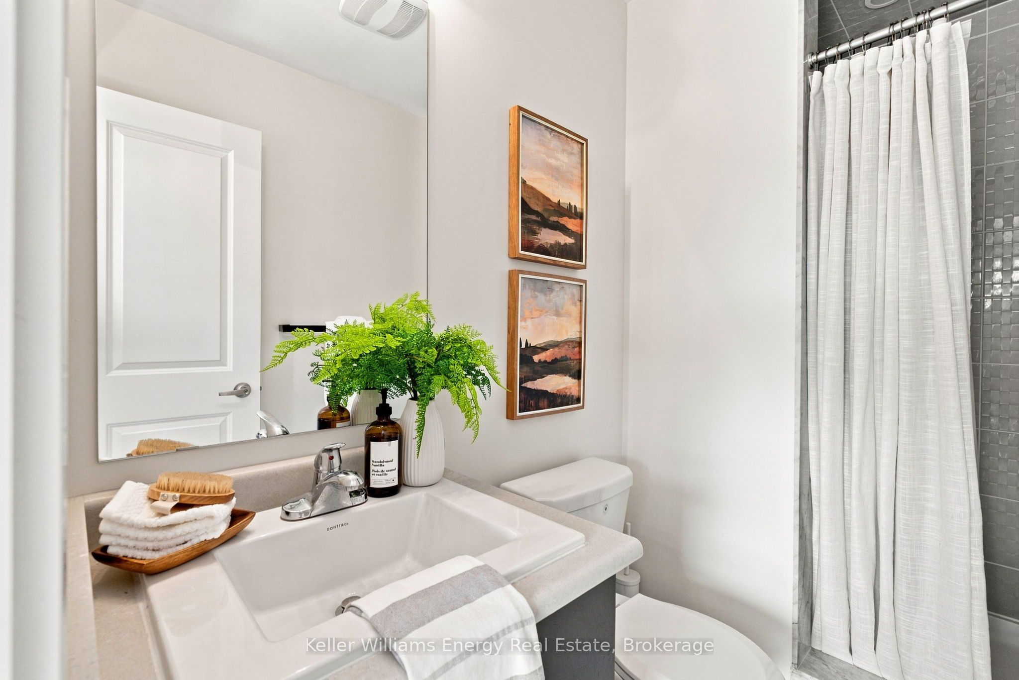 2550 Castlegate Crossing 204 Property Photo 17