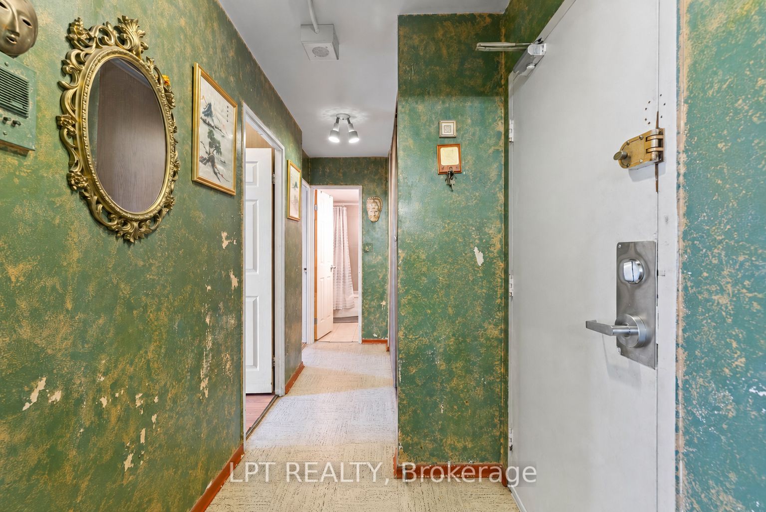 5 Massey Square 2811 Property Photo 6