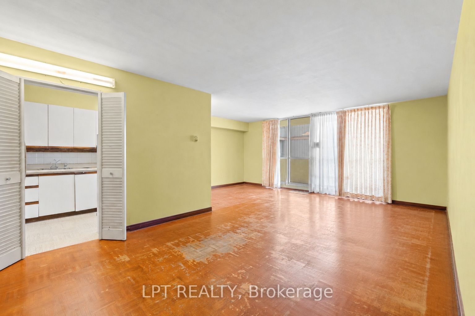5 Massey Square 2811 Property Photo 8