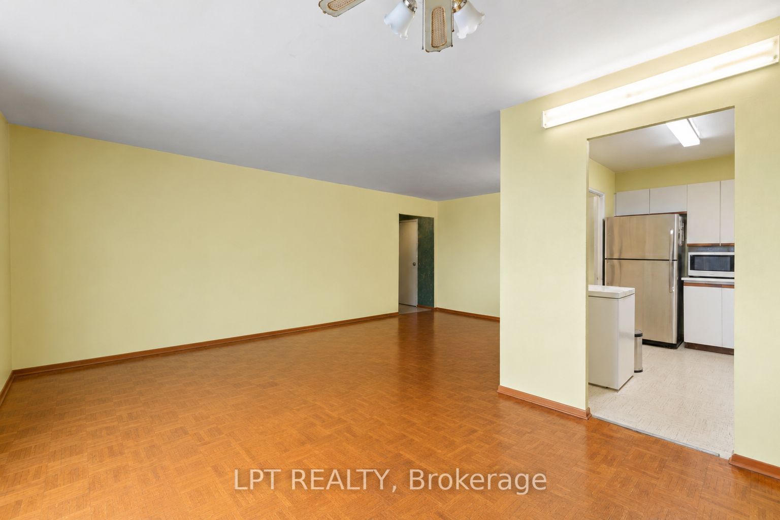 5 Massey Square 2811 Property Photo 10