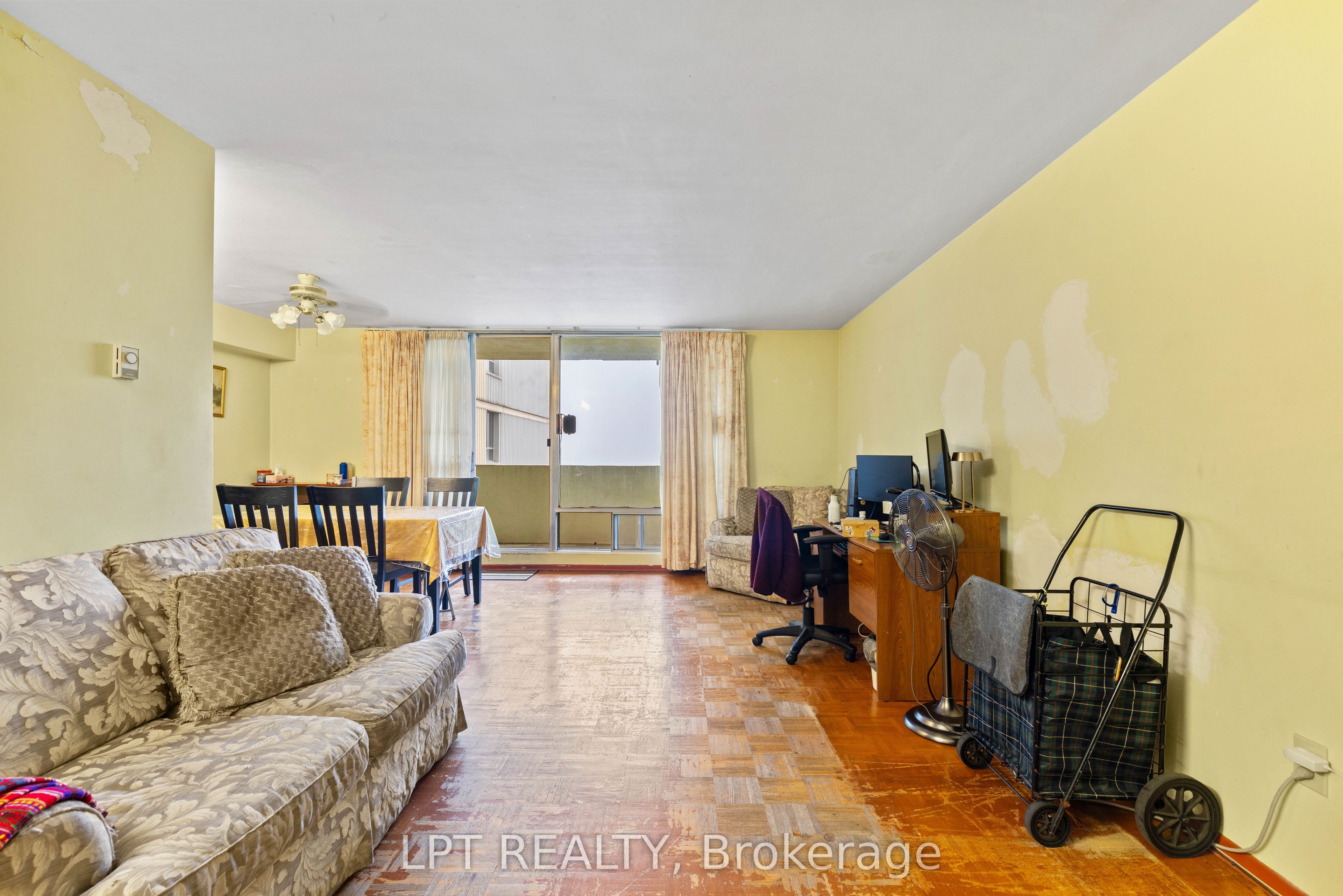 5 Massey Square 2811 Property Photo 10