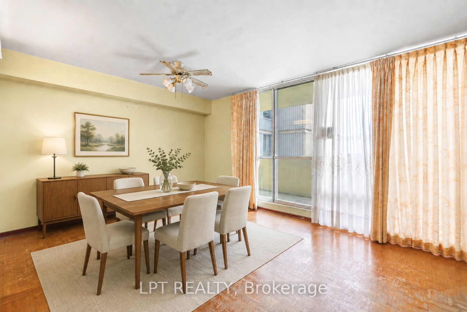 5 Massey Square 2811 Property Photo 11