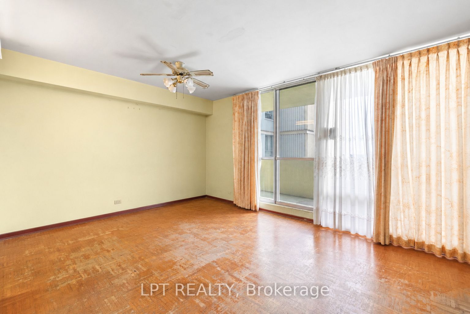 5 Massey Square 2811 Property Photo 12