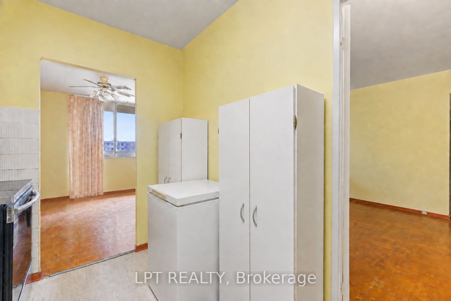 5 Massey Square 2811 Property Photo 18