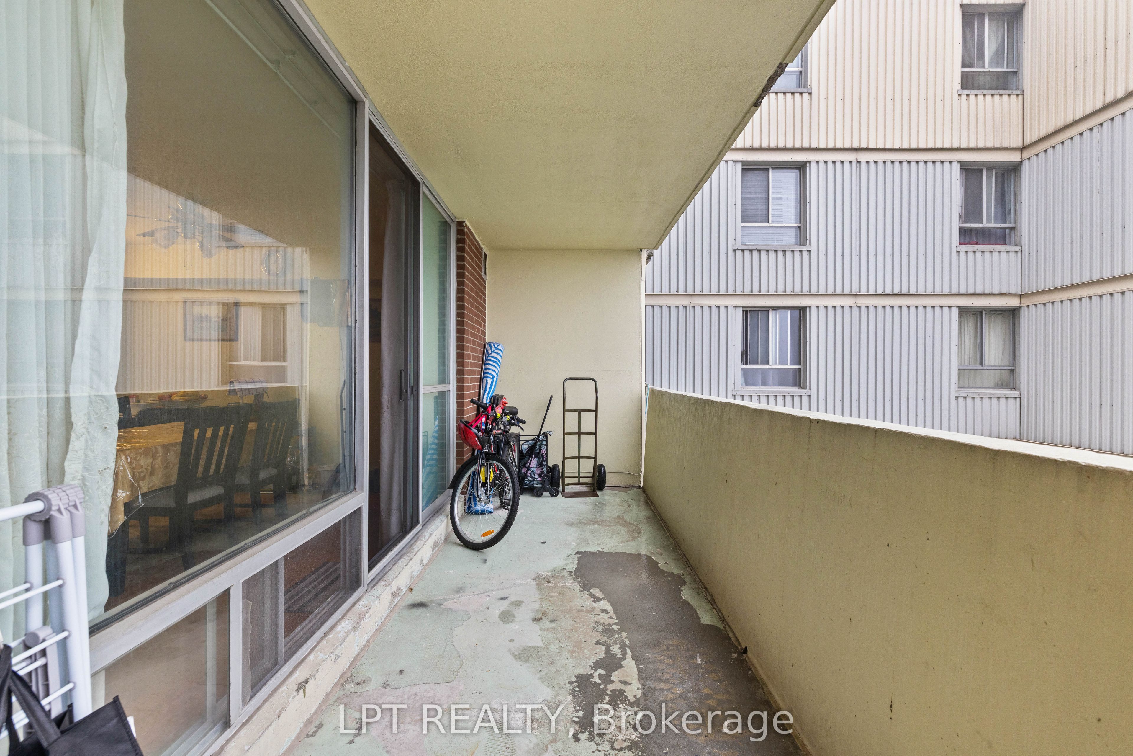 5 Massey Square 2811 Property Photo 18