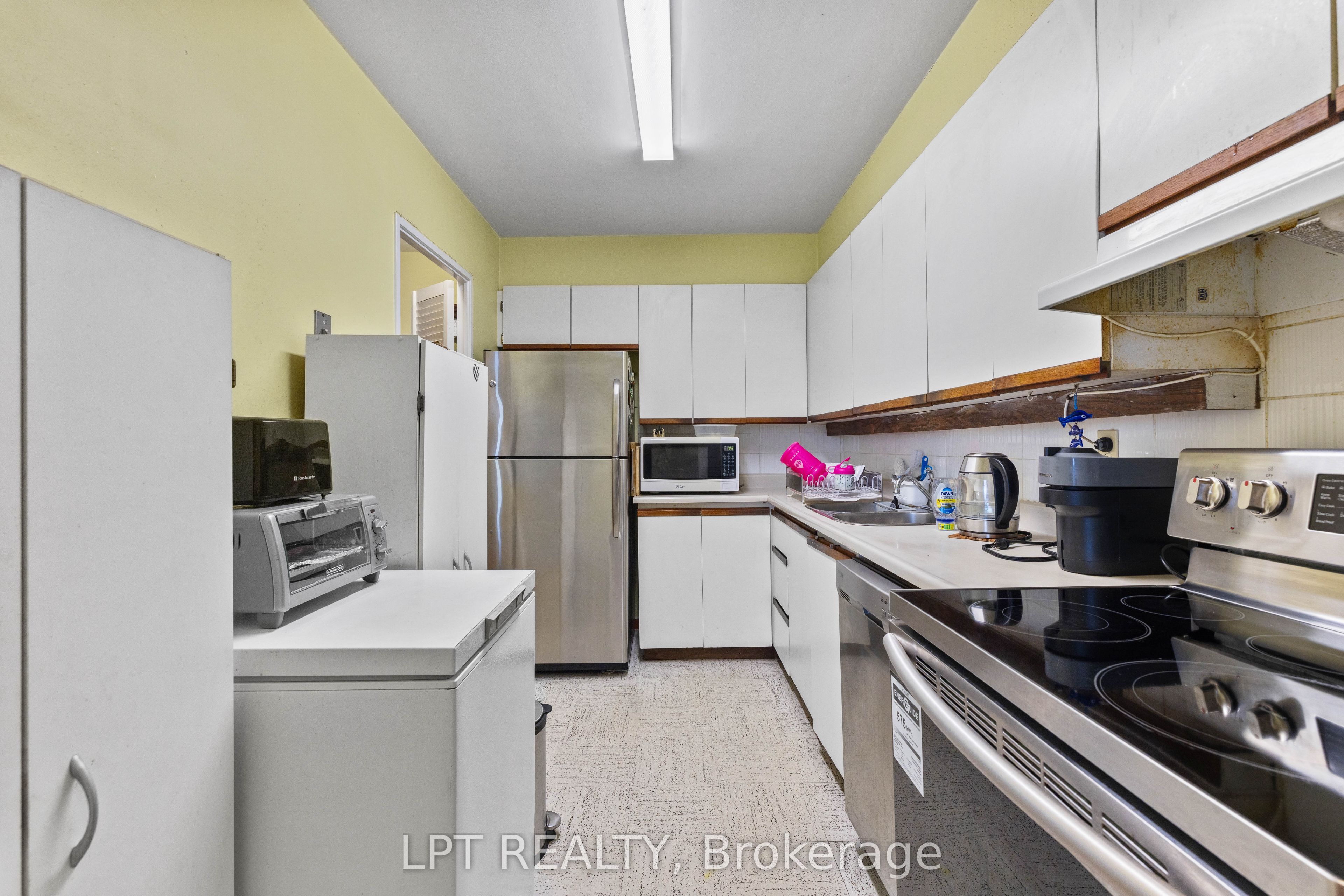 5 Massey Square 2811 Property Photo 19
