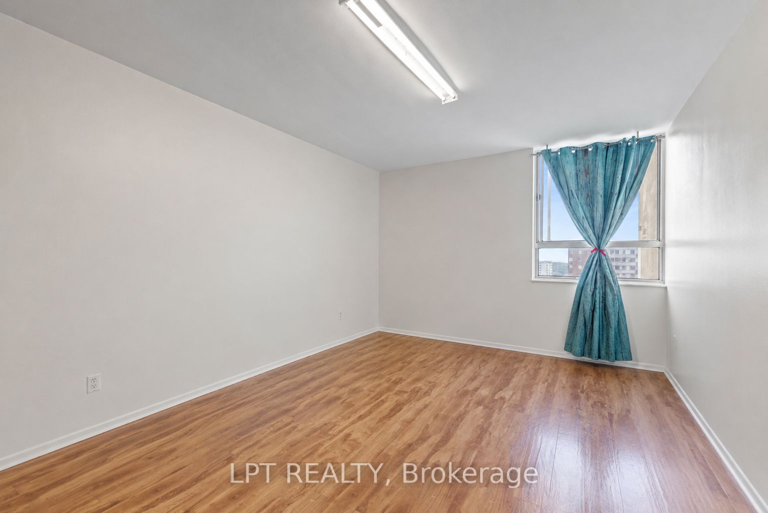 5 Massey Square 2811 Property Photo 21