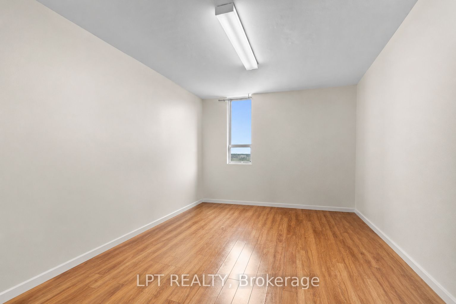 5 Massey Square 2811 Property Photo 24