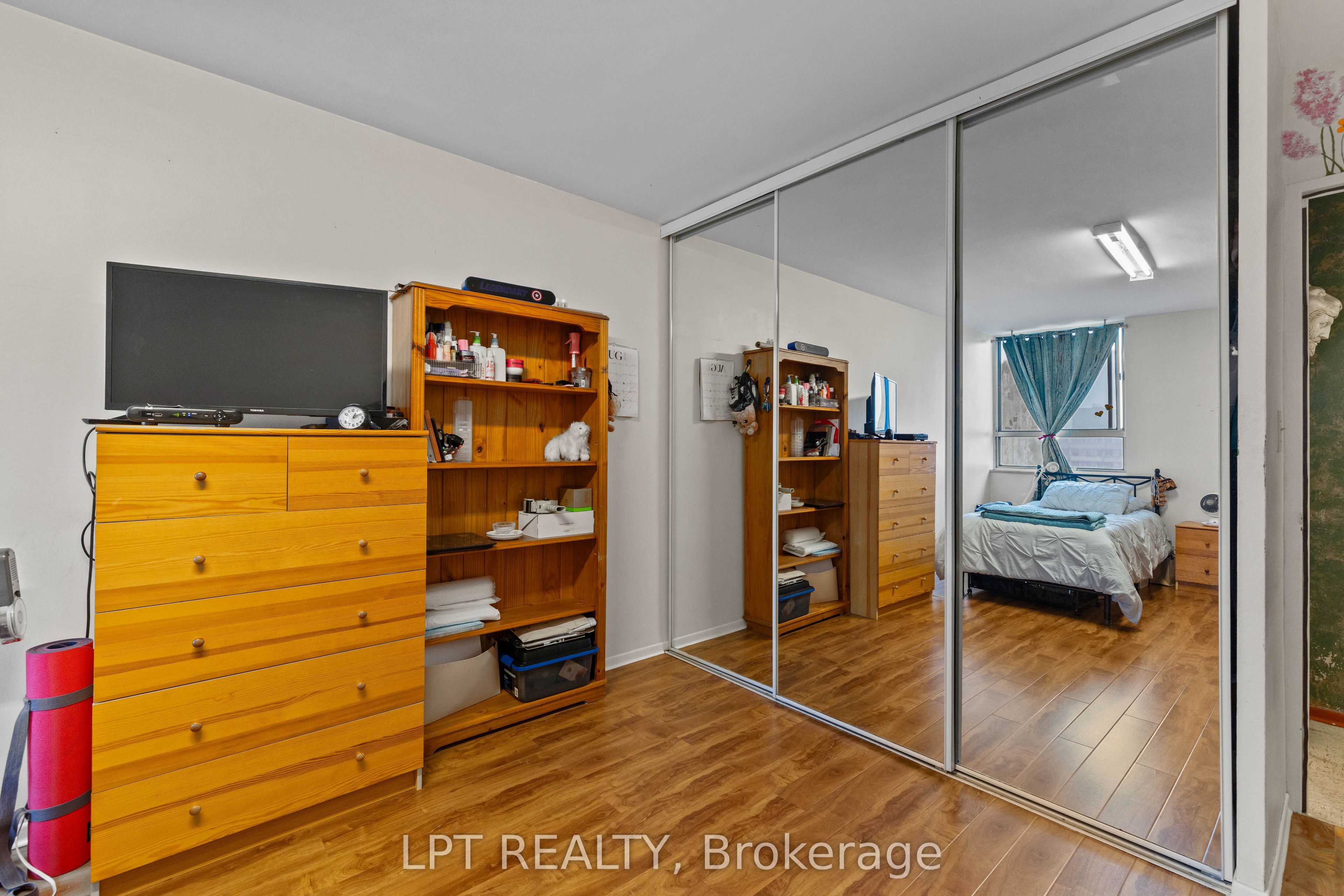5 Massey Square 2811 Property Photo 24