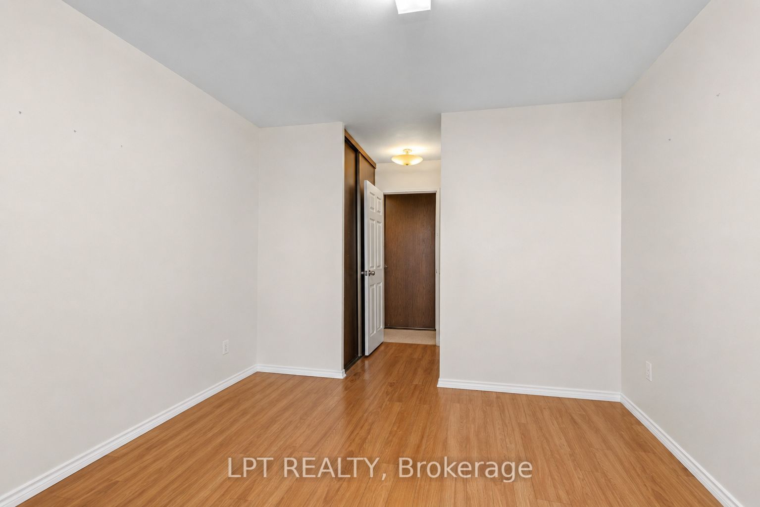 5 Massey Square 2811 Property Photo 25