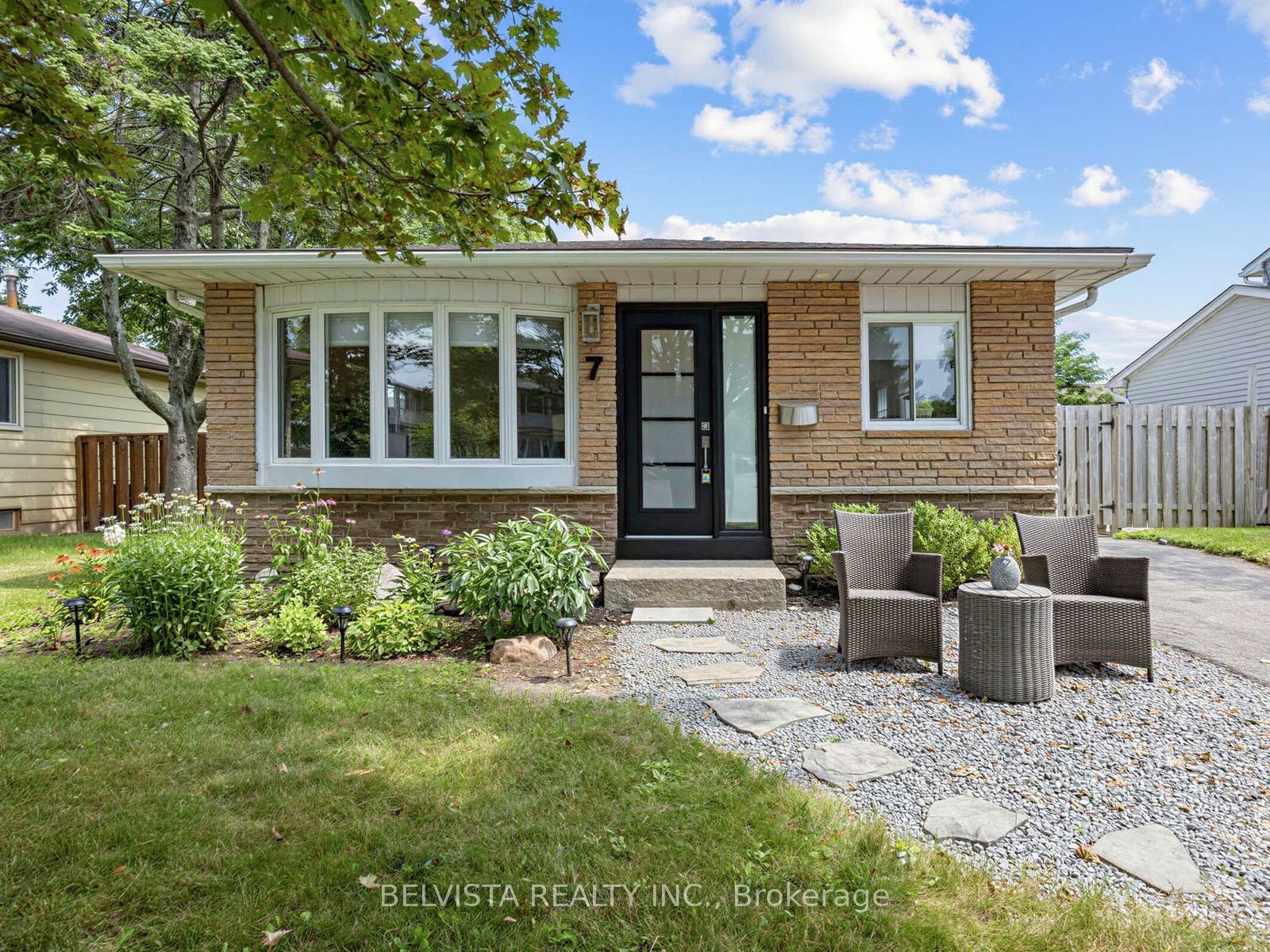 7 Agate Road Property Photo 2