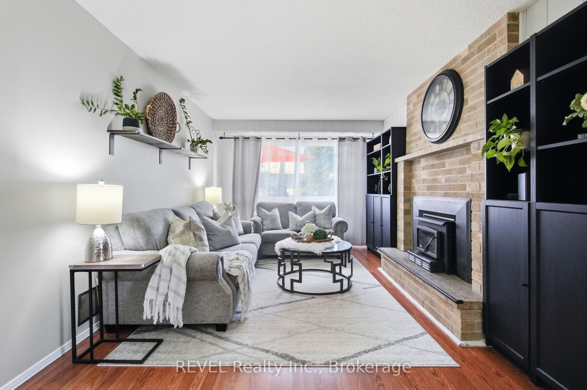 1298 Pinehurst Avenue Property Photo 6