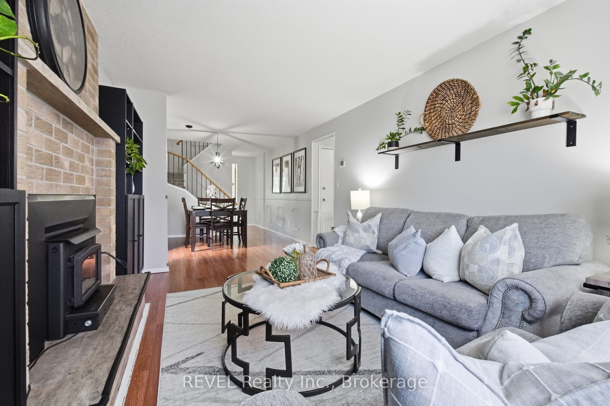 1298 Pinehurst Avenue Property Photo 8