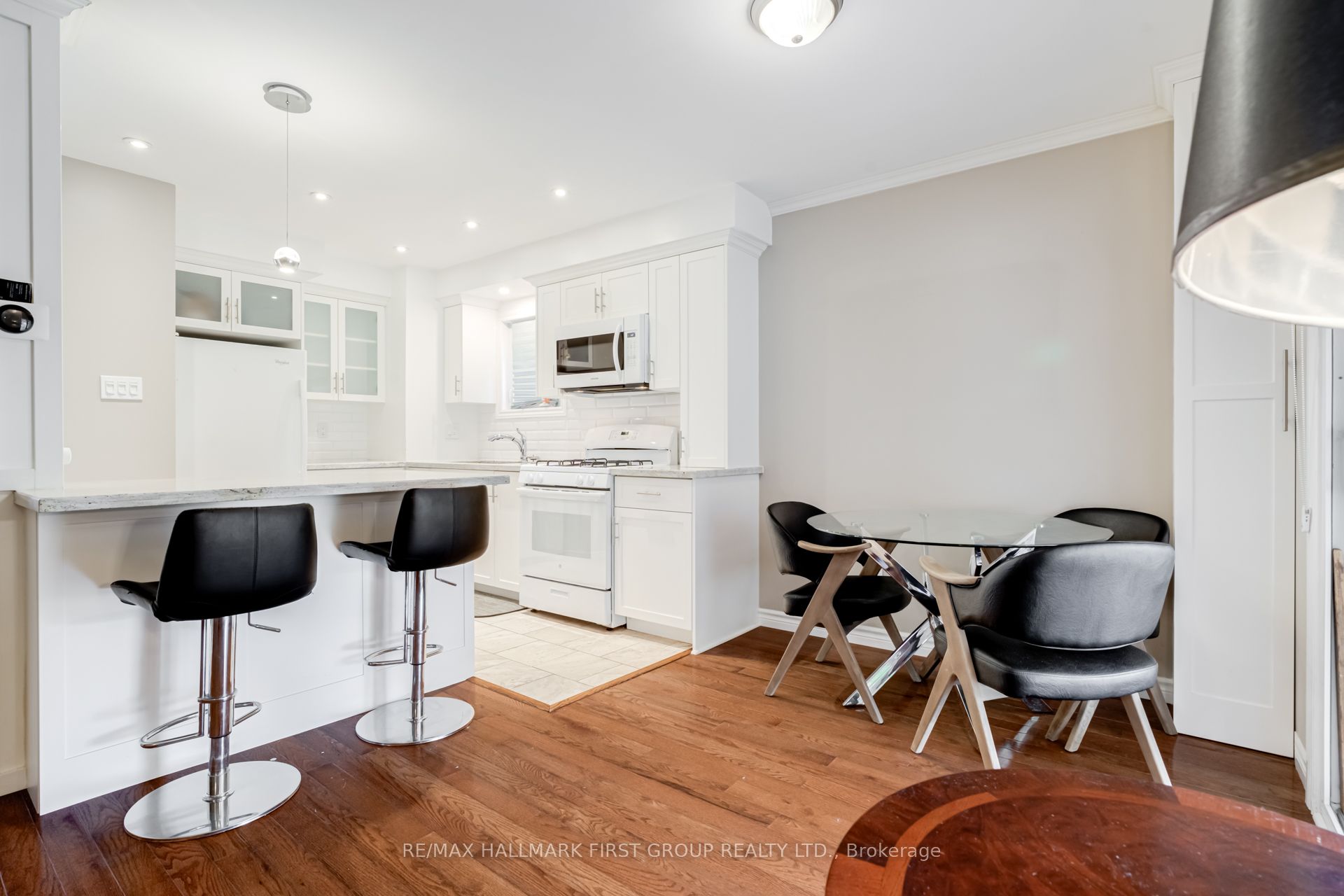 30 Stockbridge Crescent Property Photo 4