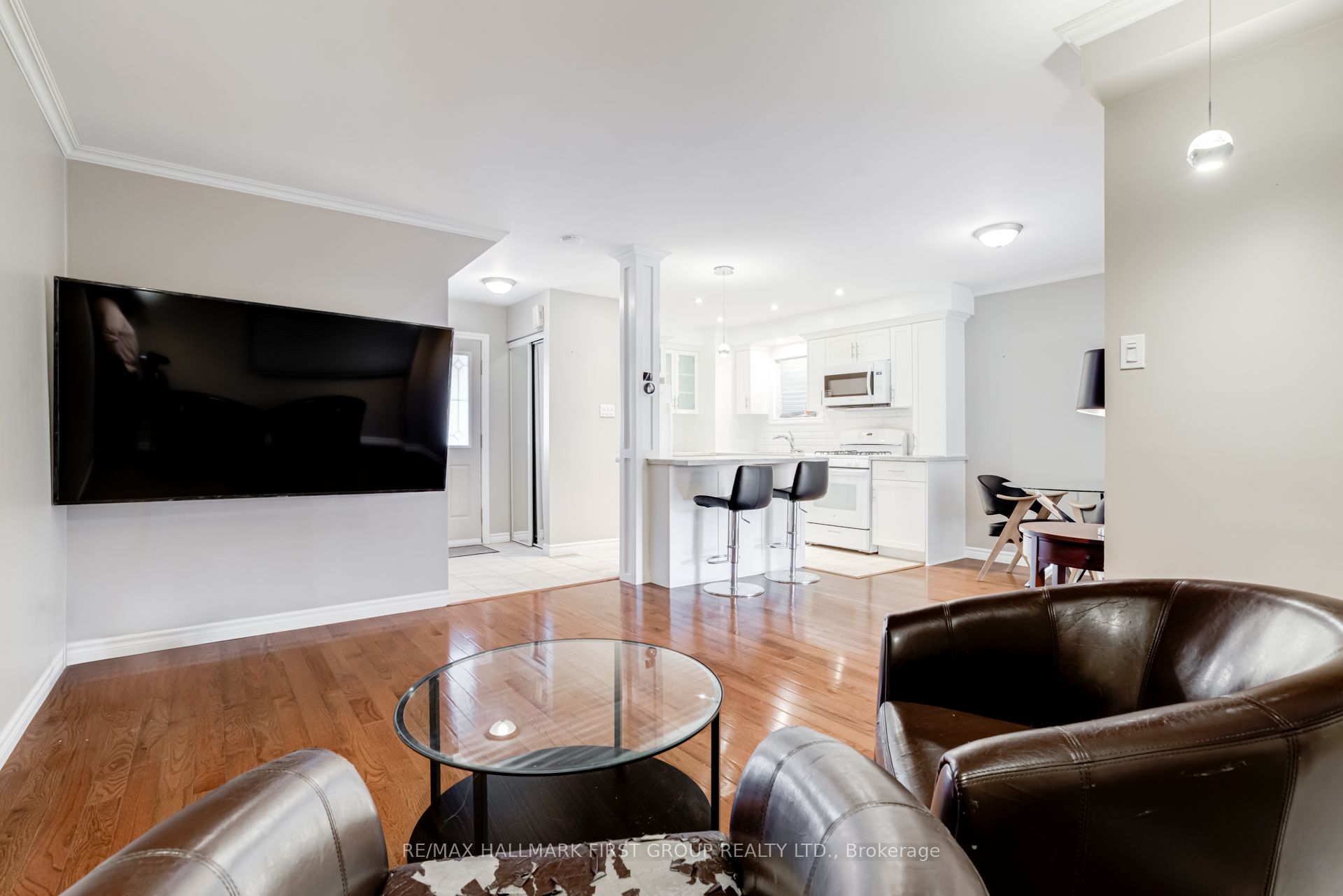 30 Stockbridge Crescent Property Photo 5