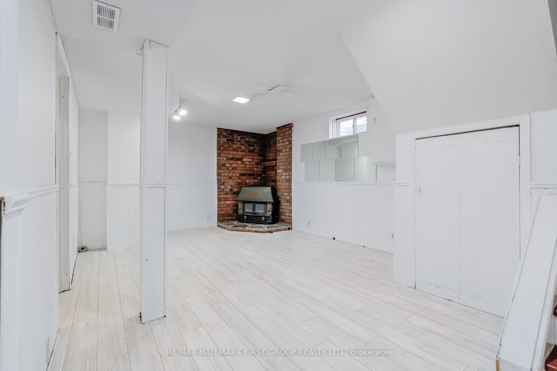 30 Stockbridge Crescent Property Photo 11