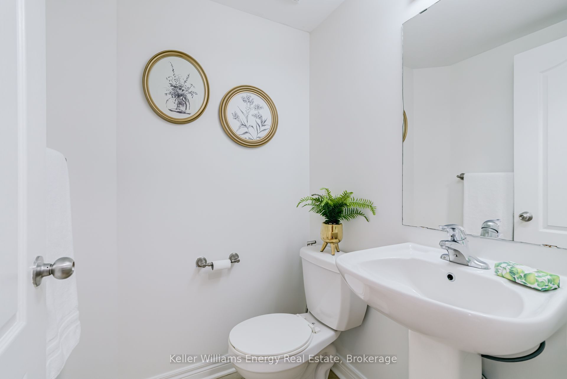 1342 Harlstone Crescent Property Photo 14
