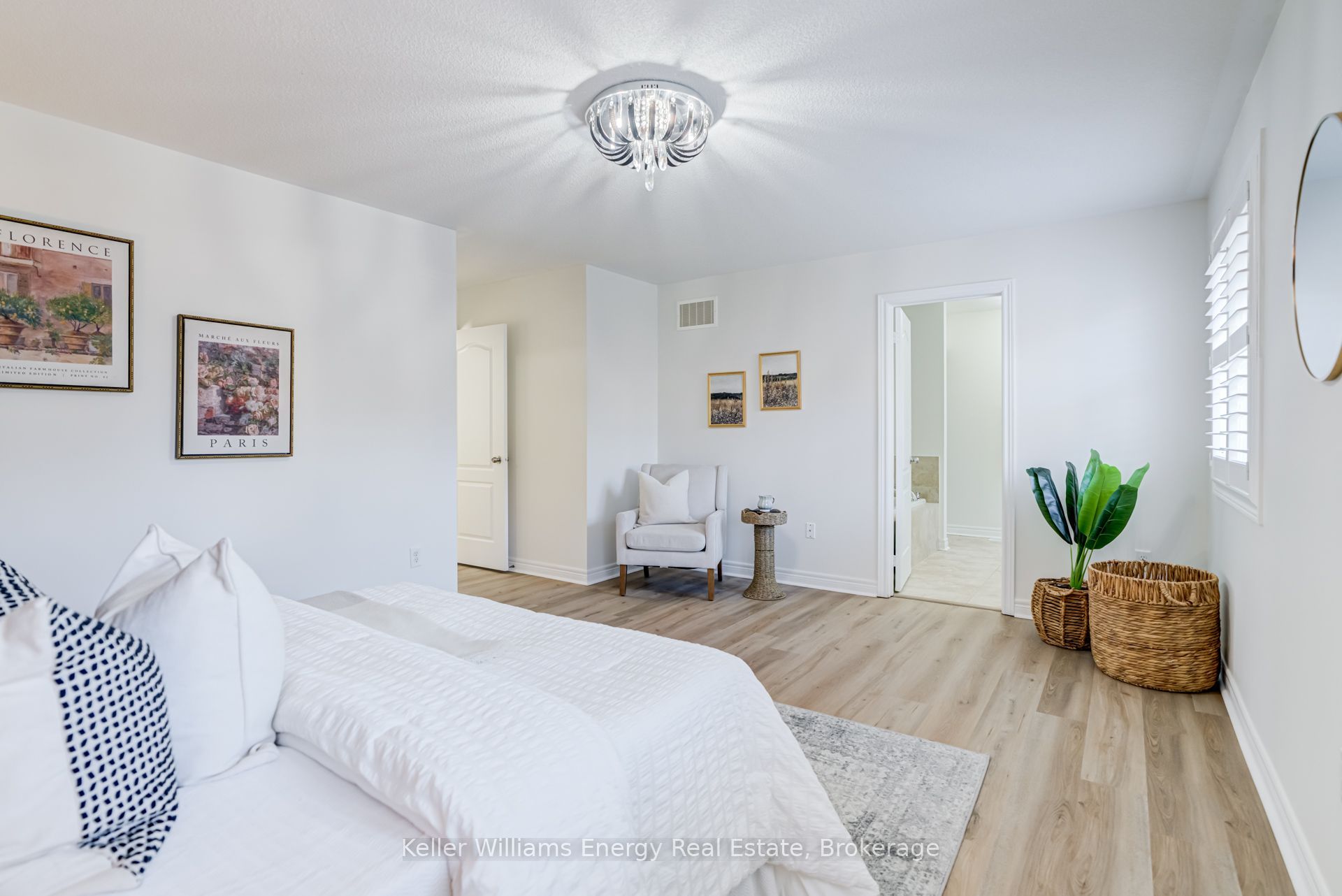 1342 Harlstone Crescent Property Photo 19