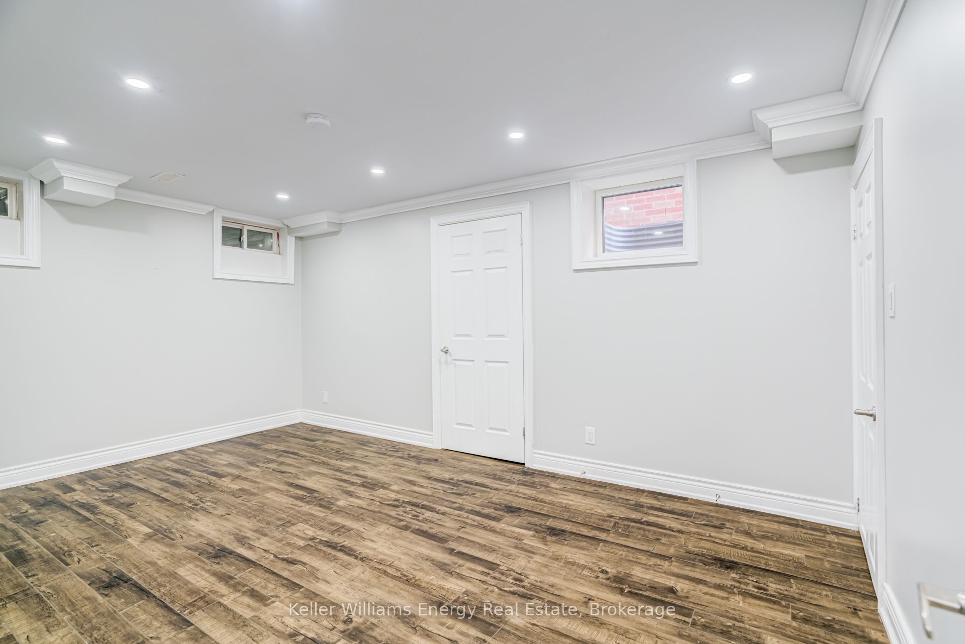 1342 Harlstone Crescent Property Photo 38