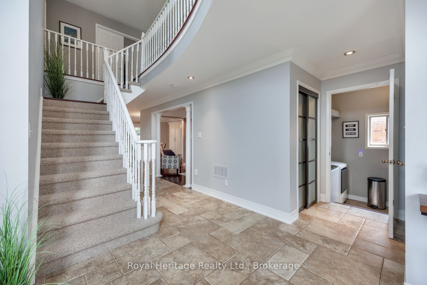 455 Ormond Drive Property Photo 8
