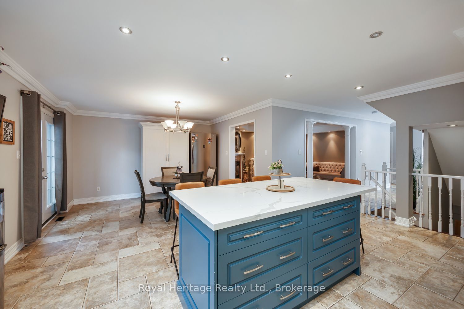 455 Ormond Drive Property Photo 17