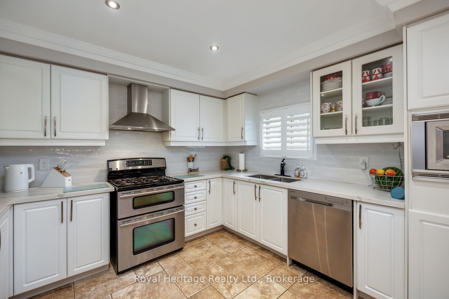 455 Ormond Drive Property Photo 18