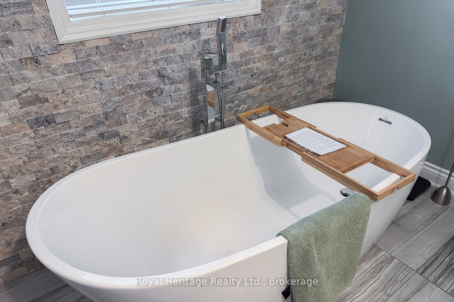455 Ormond Drive Property Photo 29