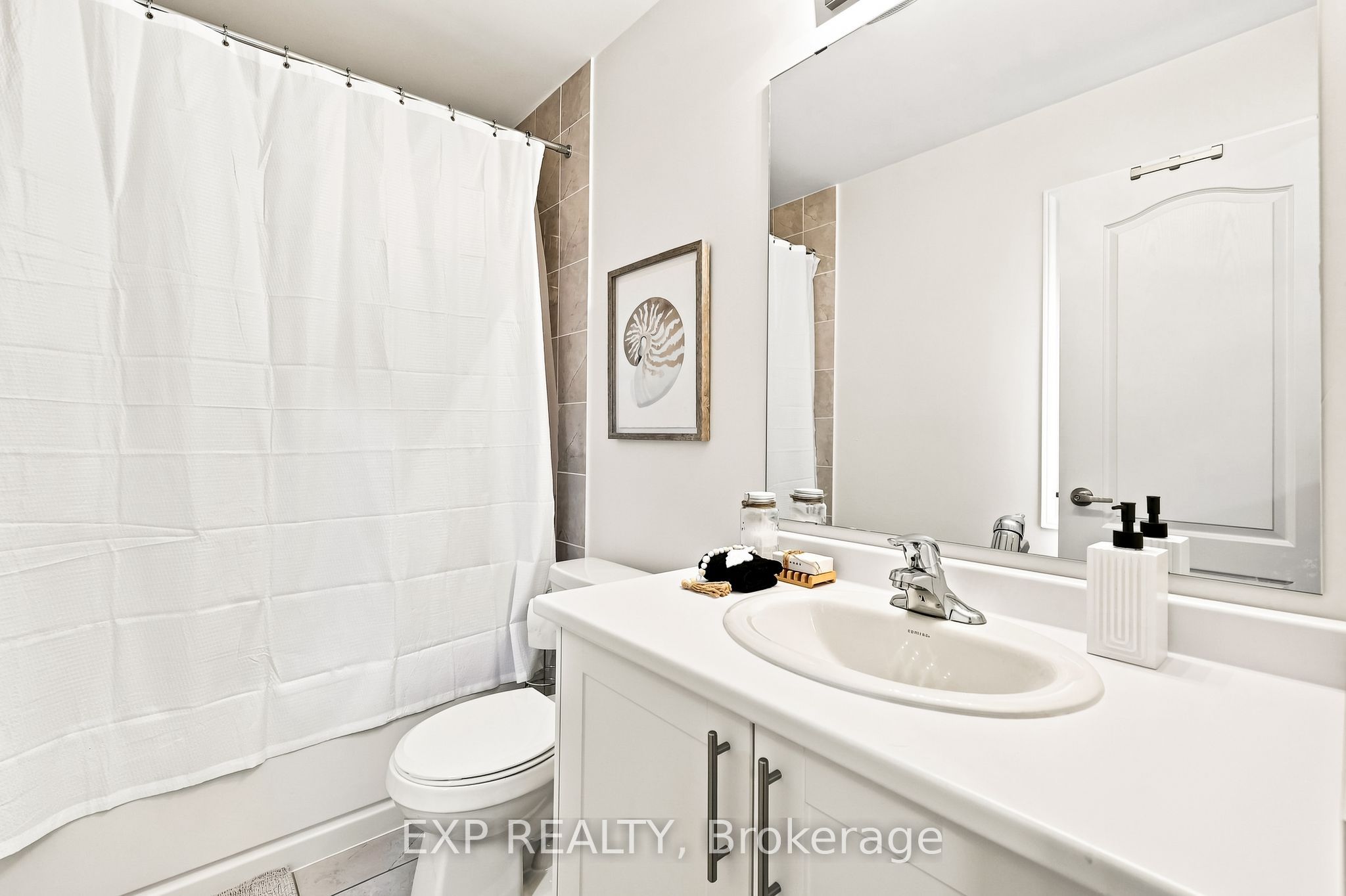 2144 Hallandale Street Property Photo 33
