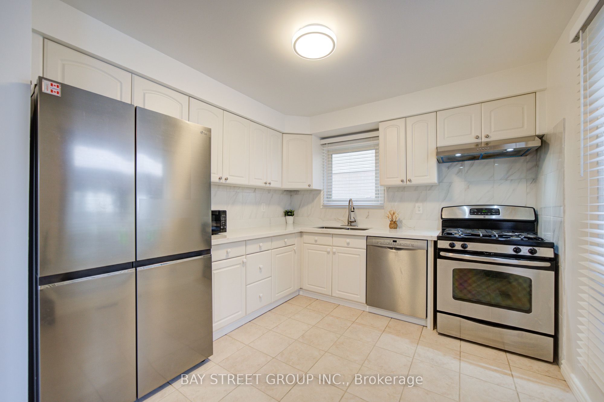 10 Hemingford Place Property Photo 13