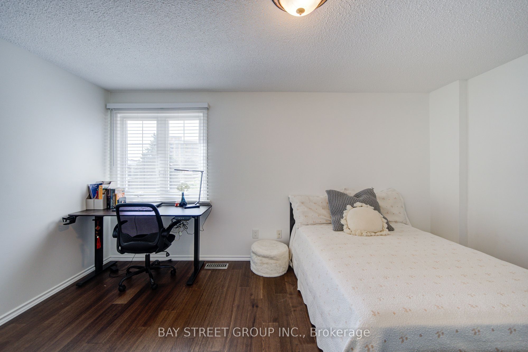 10 Hemingford Place Property Photo 25