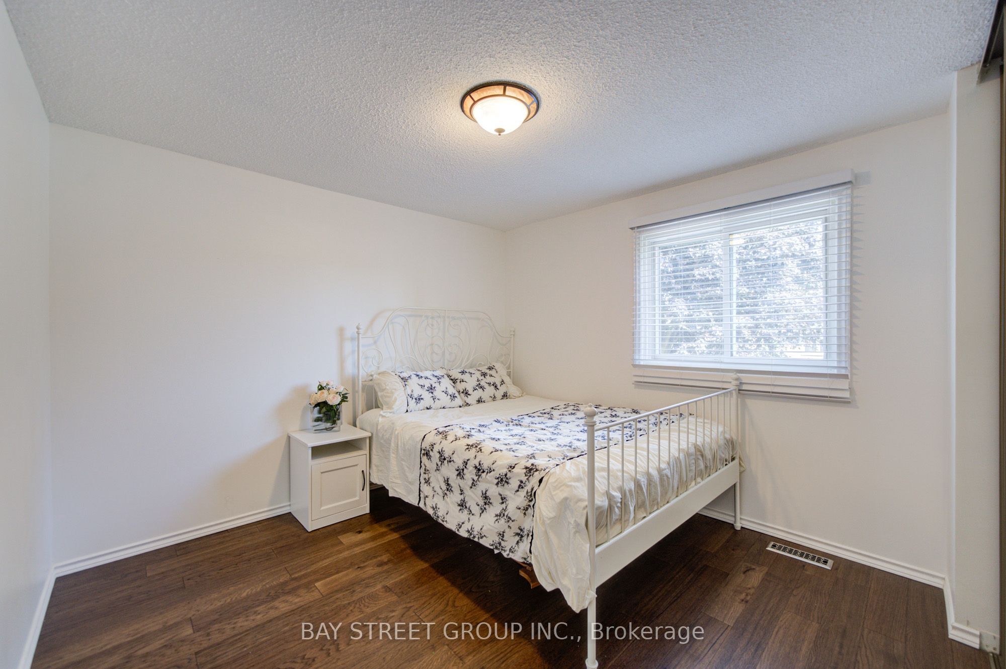 10 Hemingford Place Property Photo 28