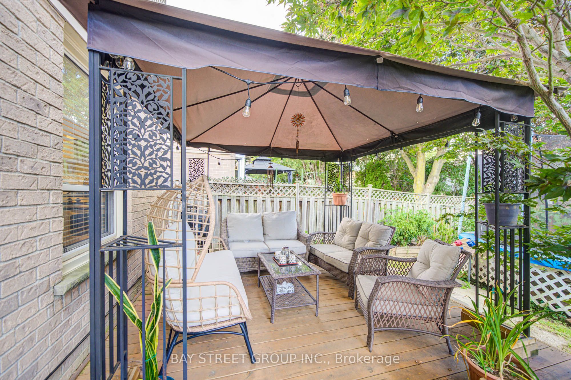 10 Hemingford Place Property Photo 35
