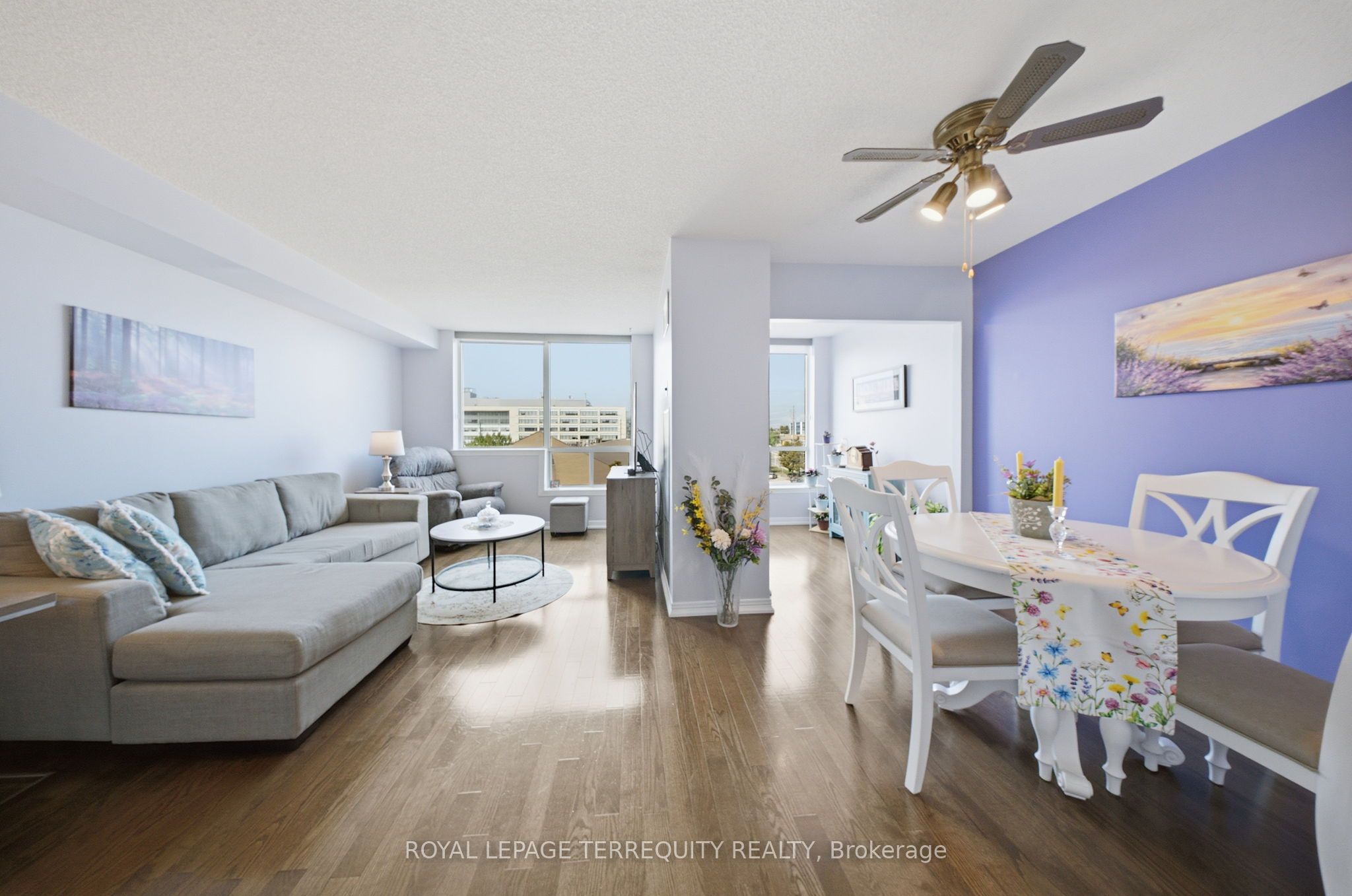 711 Rossland Road E 606 Property Photo 13