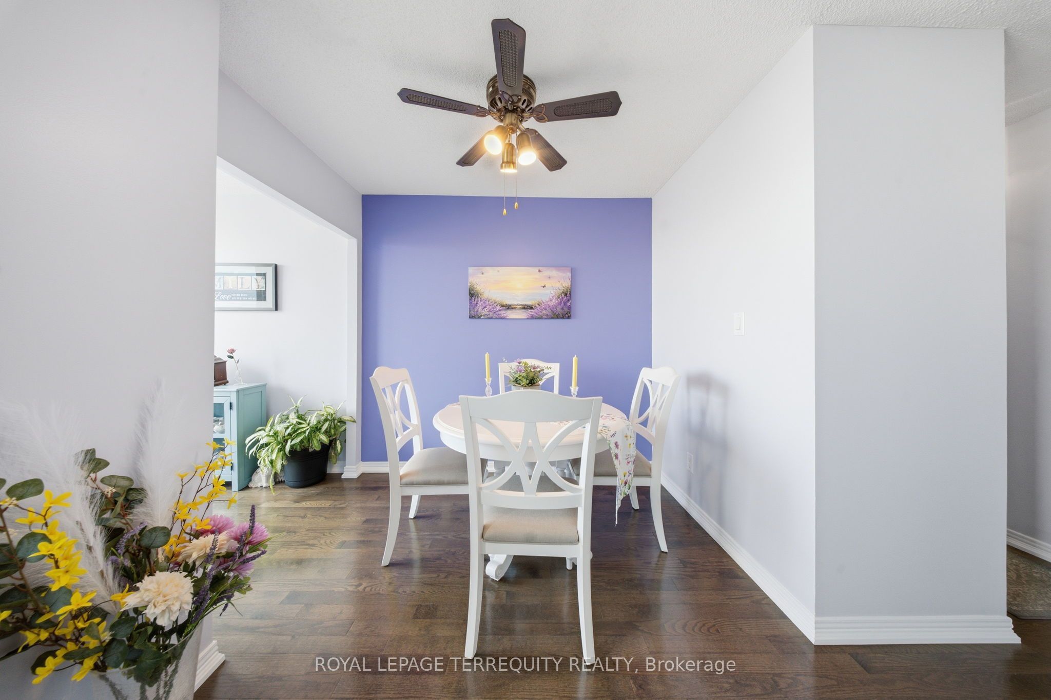711 Rossland Road E 606 Property Photo 14