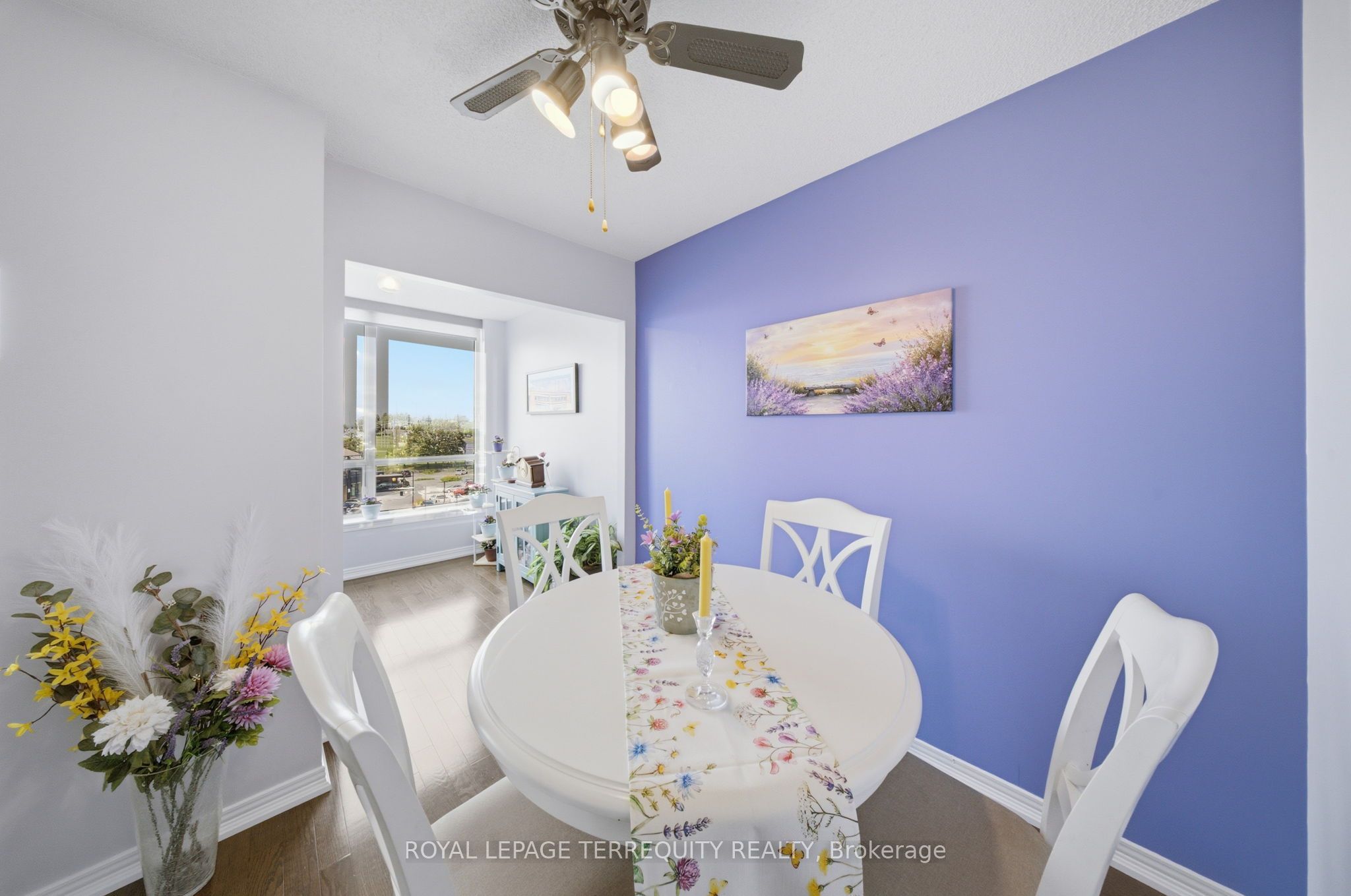 711 Rossland Road E 606 Property Photo 16