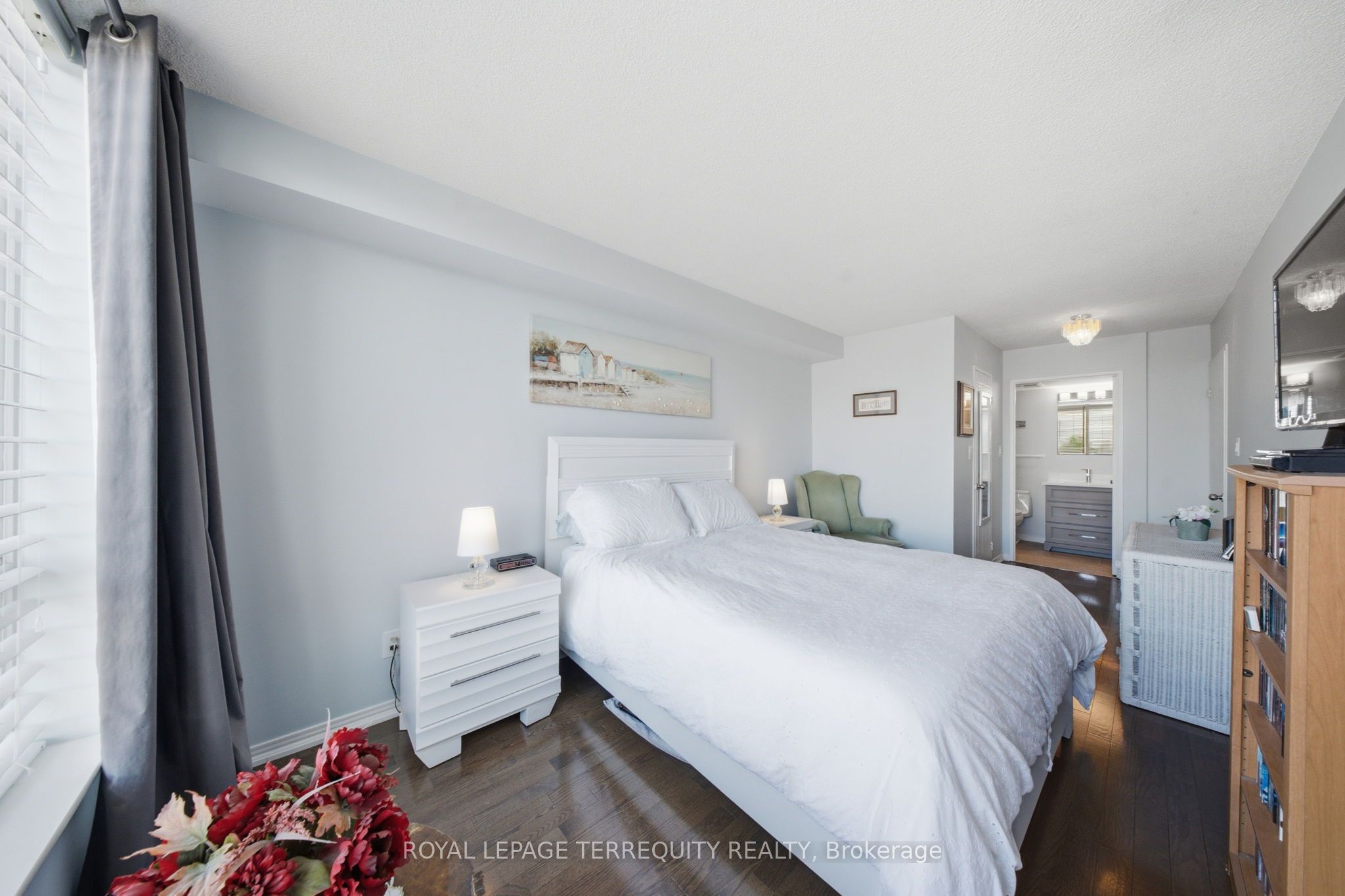711 Rossland Road E 606 Property Photo 20
