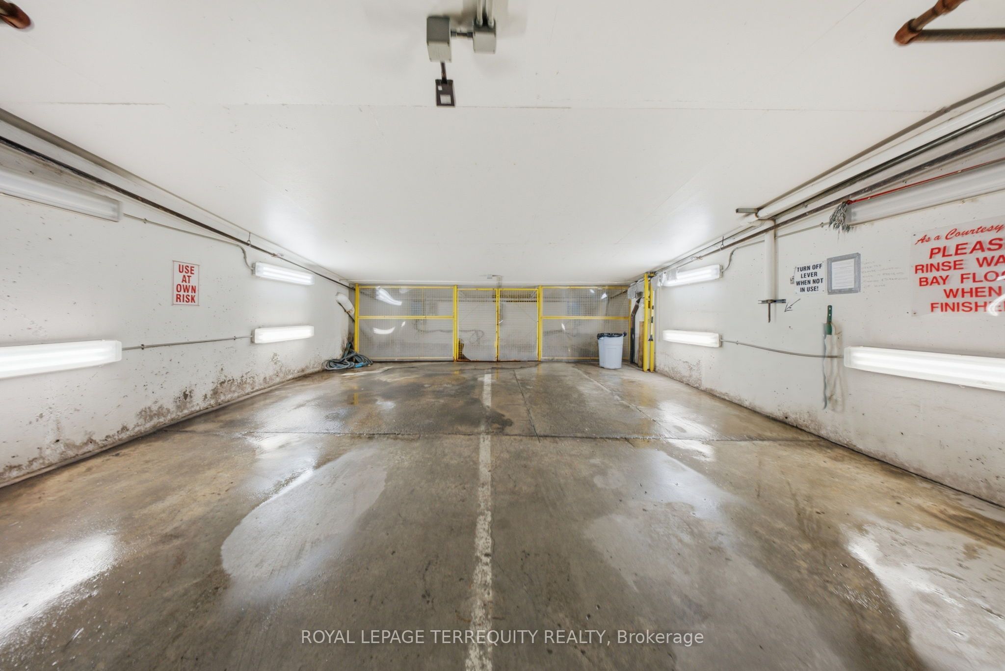 711 Rossland Road E 606 Property Photo 31