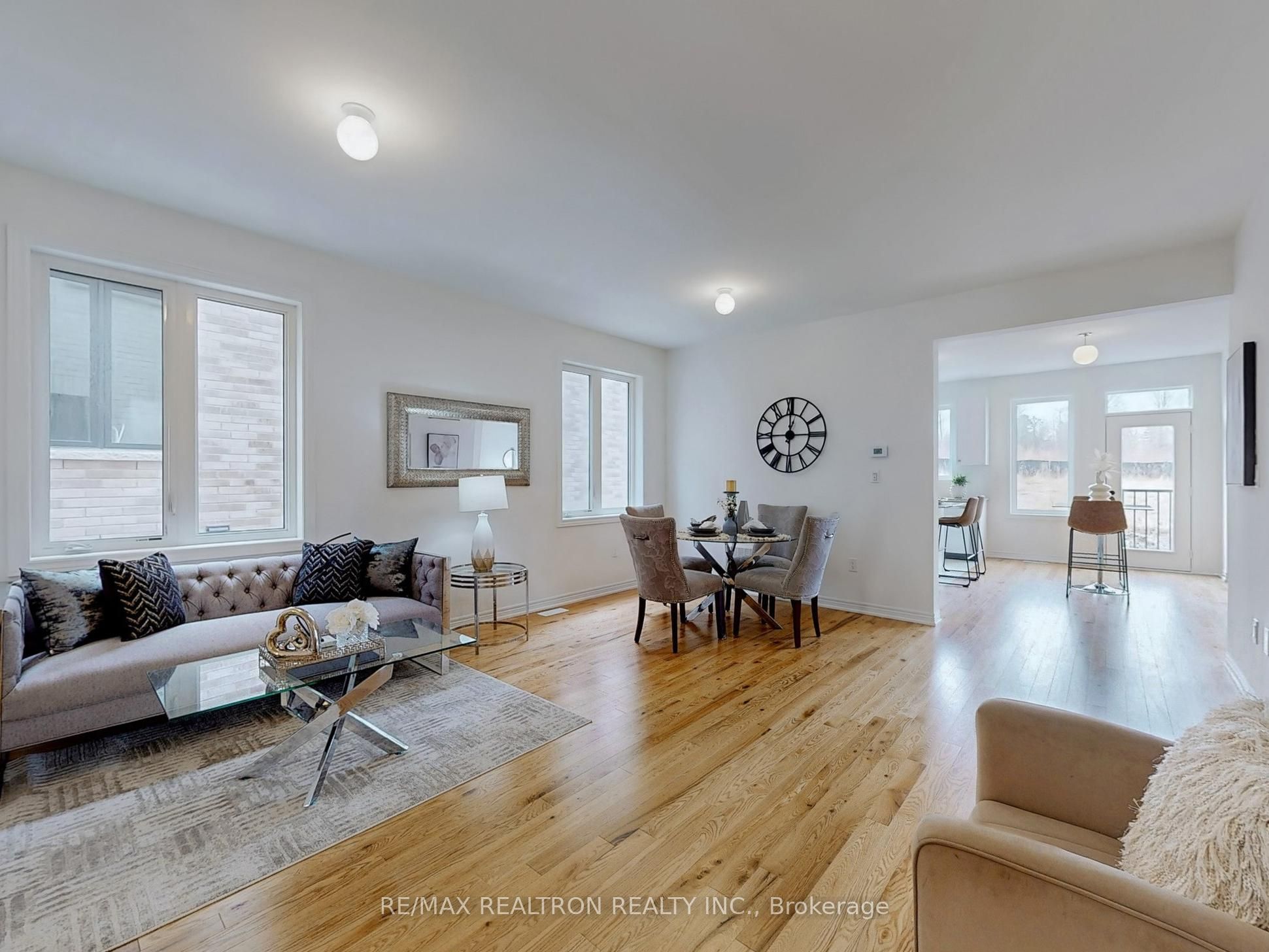 1260 Talisman Manor Property Photo 4