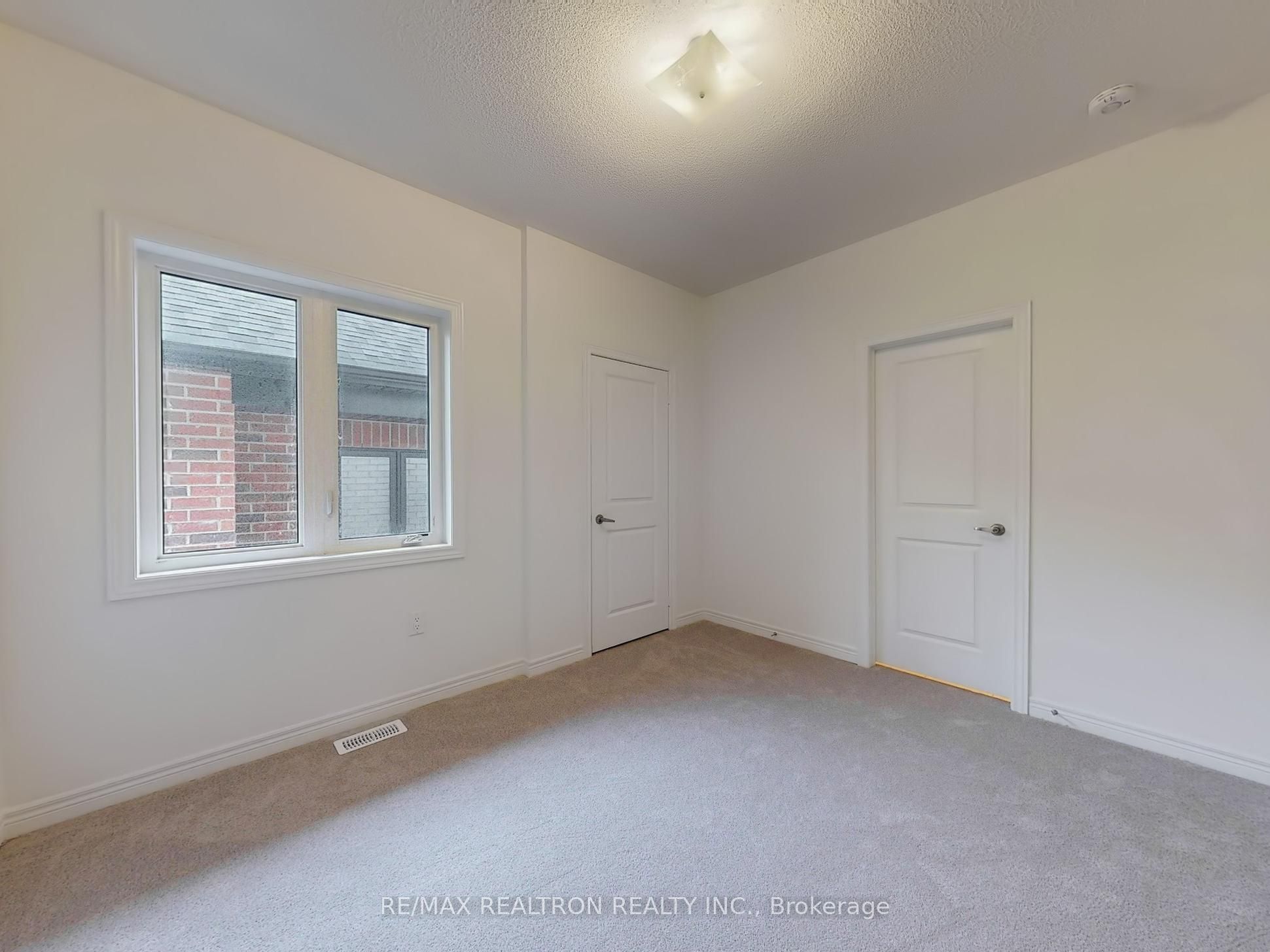 1260 Talisman Manor Property Photo 37
