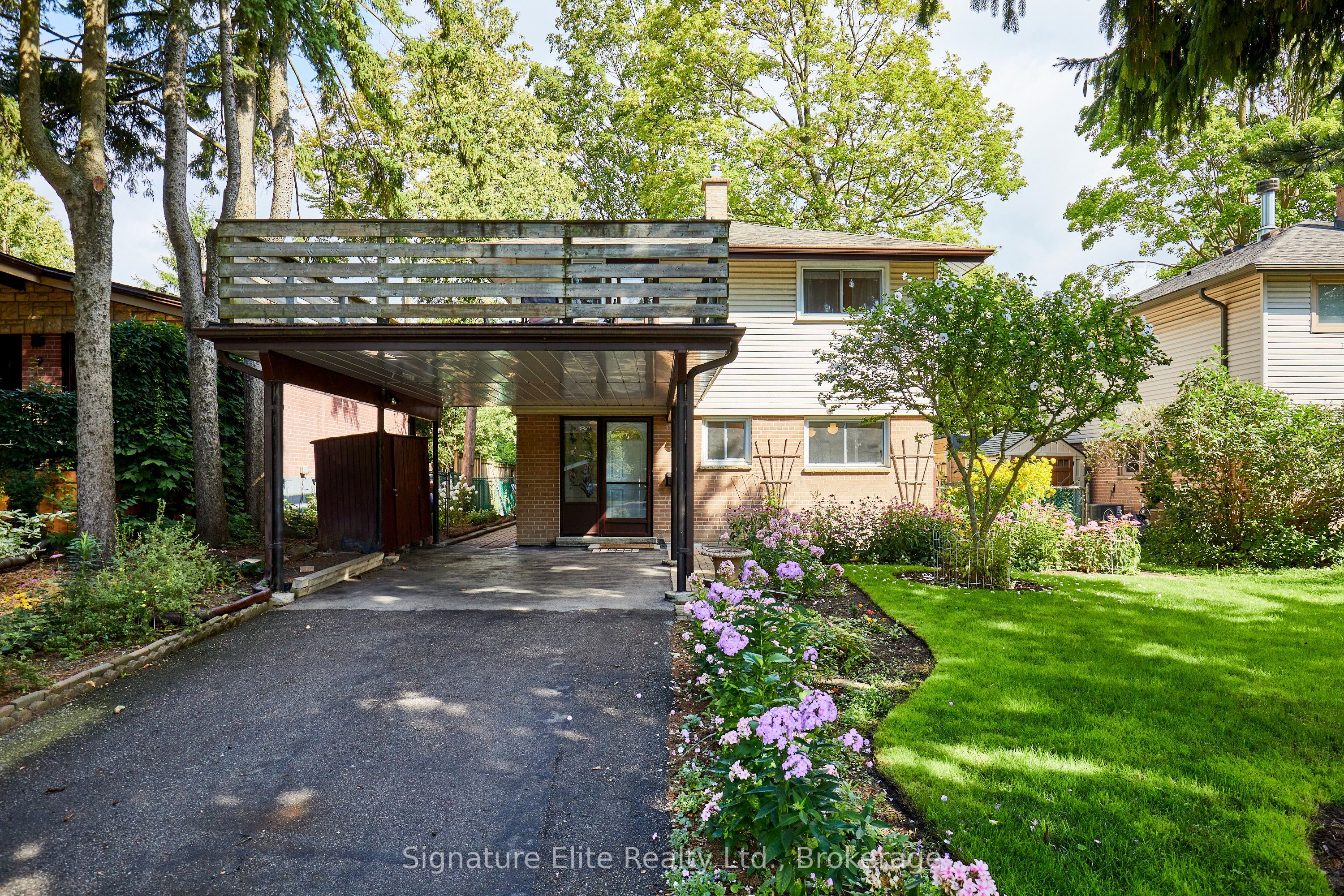 7 Lyncroft Drive Property Photo 1