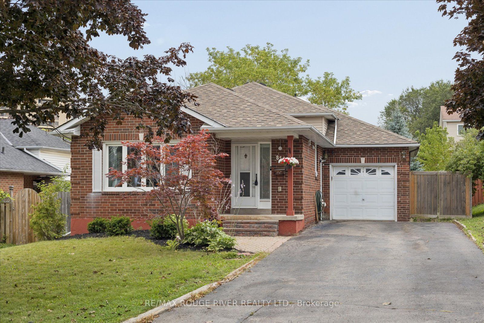 856 Meadowhill Court Main Property Photo 1
