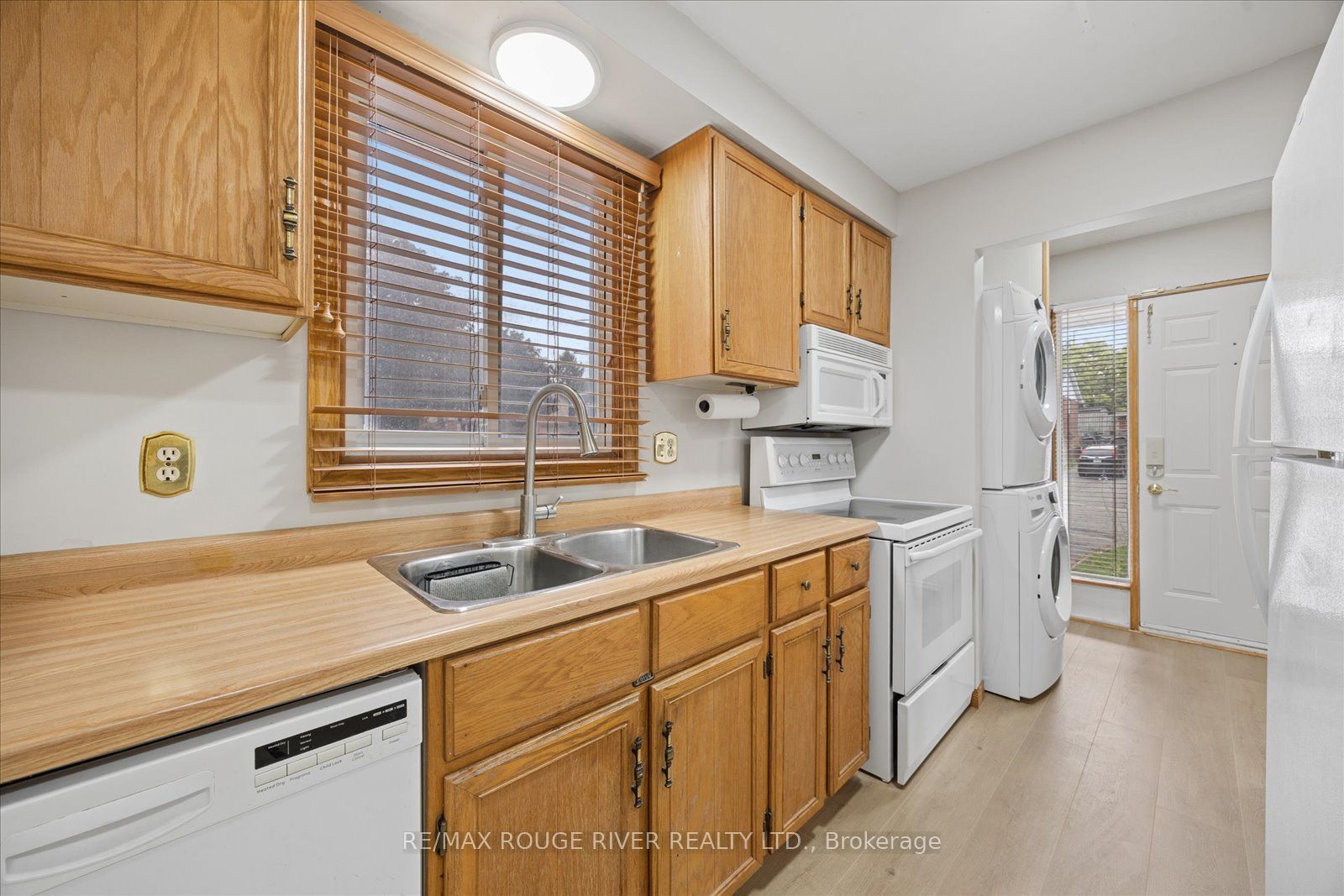 856 Meadowhill Court Main Property Photo 12