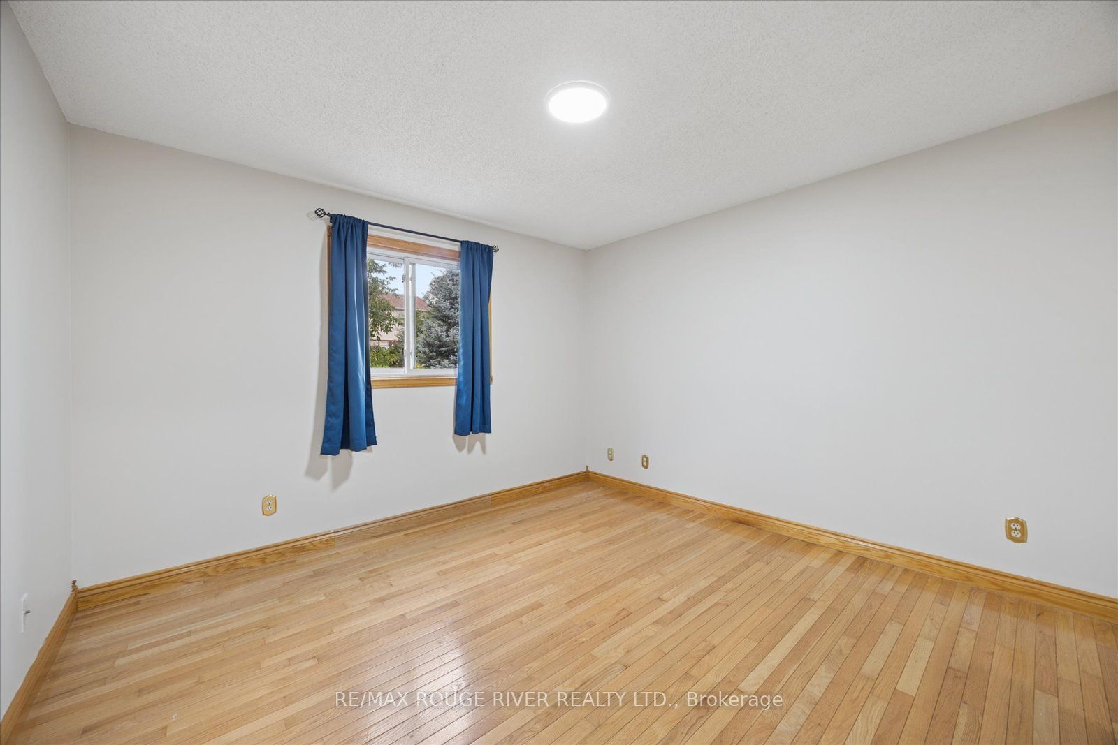 856 Meadowhill Court Main Property Photo 18