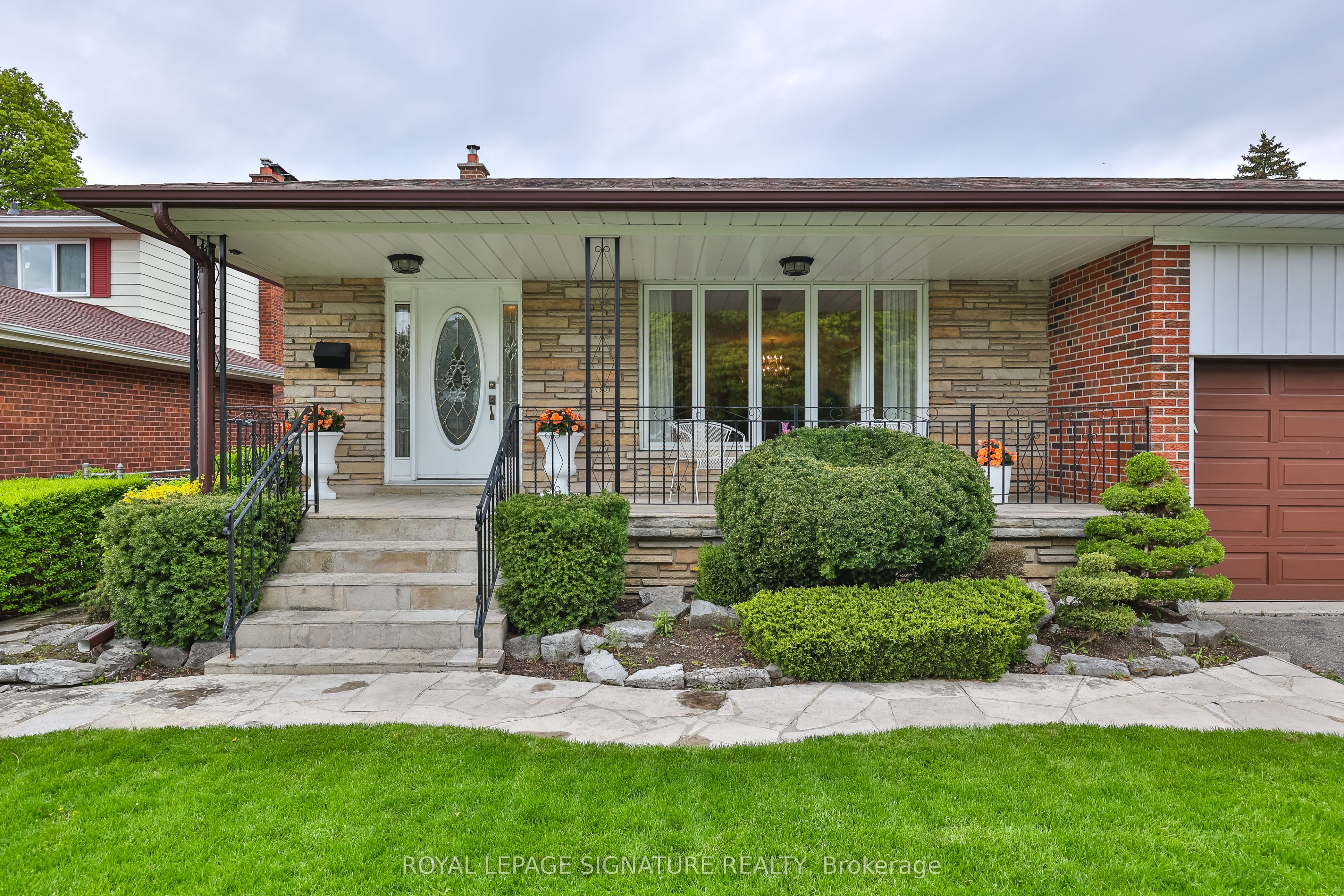 14 Logstone Crescent Property Photo 5