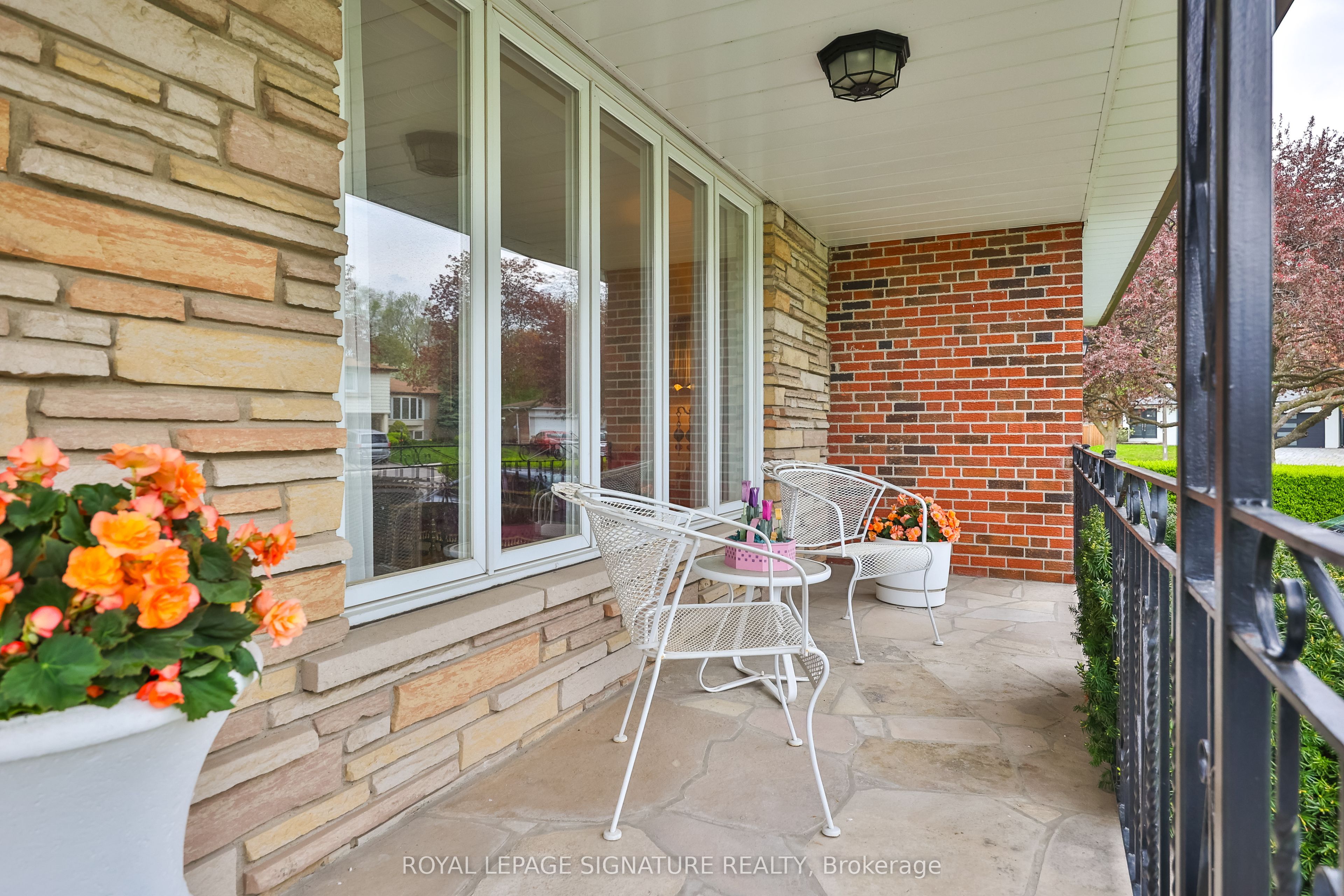 14 Logstone Crescent Property Photo 6