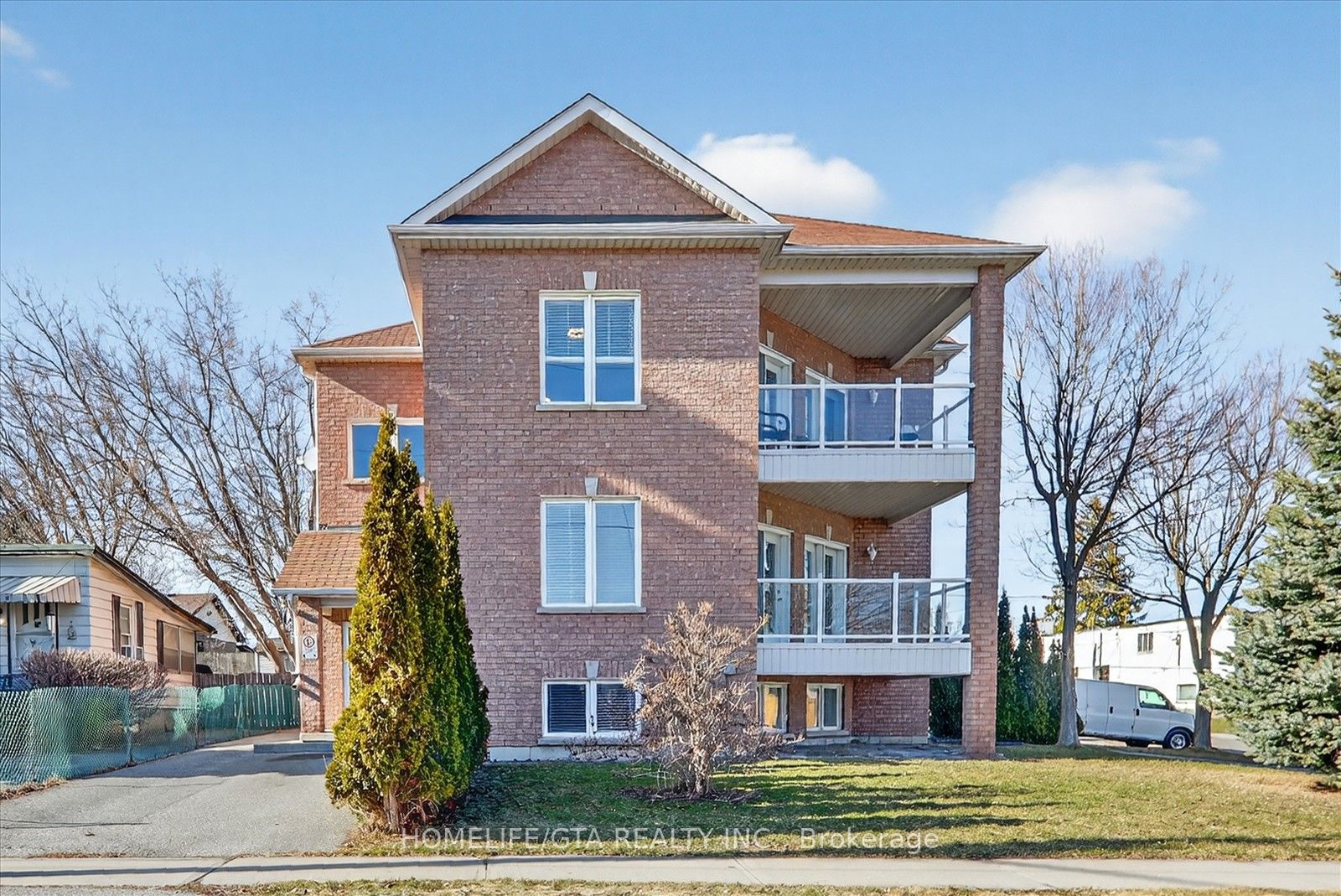 368 Pine Avenue Property Photo 1