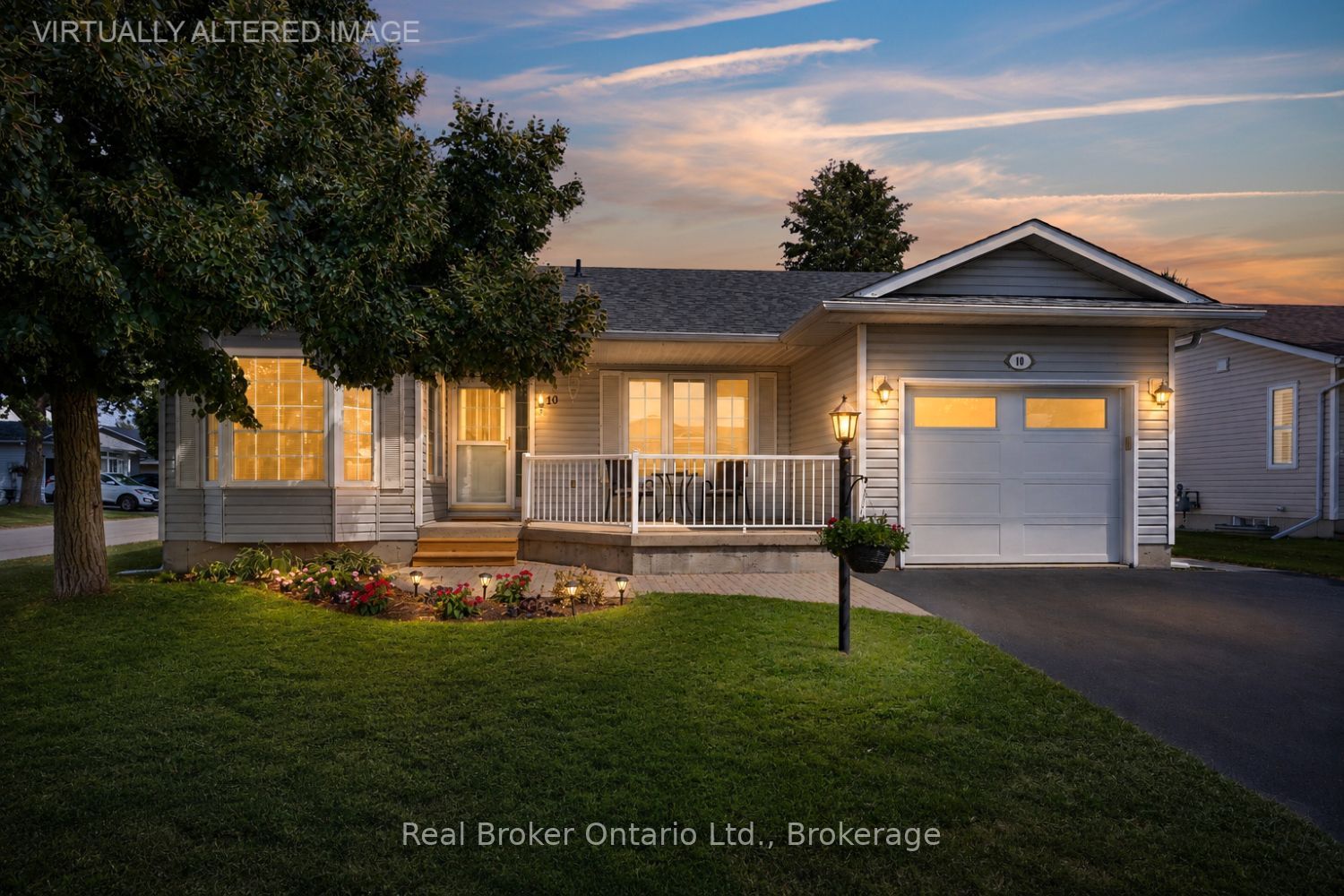 10 Niagara Trail Property Photo 1